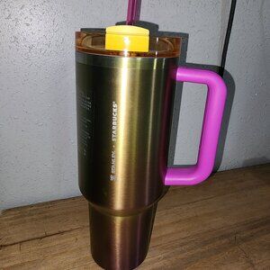 NWT Starbucks X Stanley Summer Limited Edition Ombré Yellow Purple Water Bottle